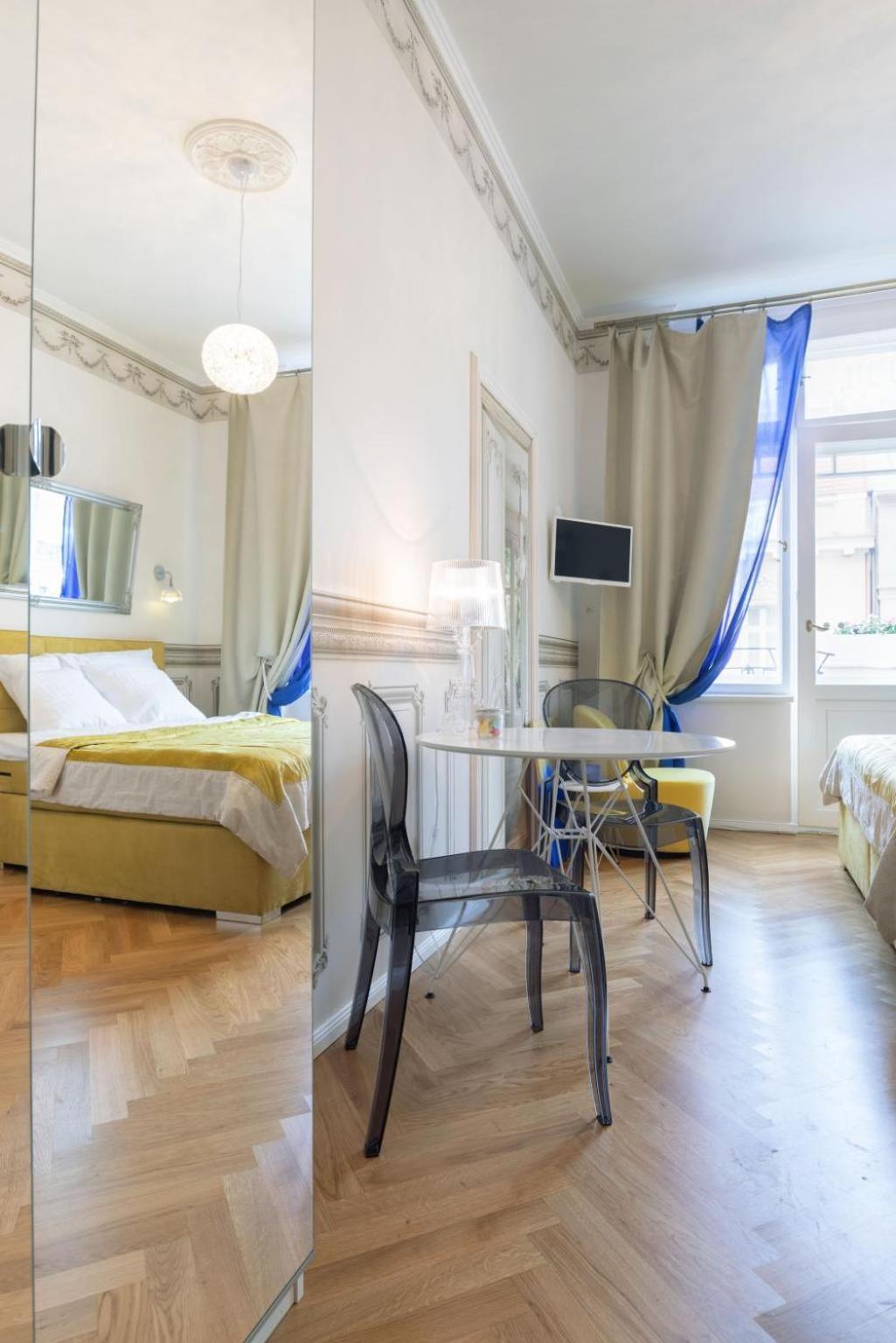 Prague Days - Sunny Riverside Apartments With Terraces Екстериор снимка
